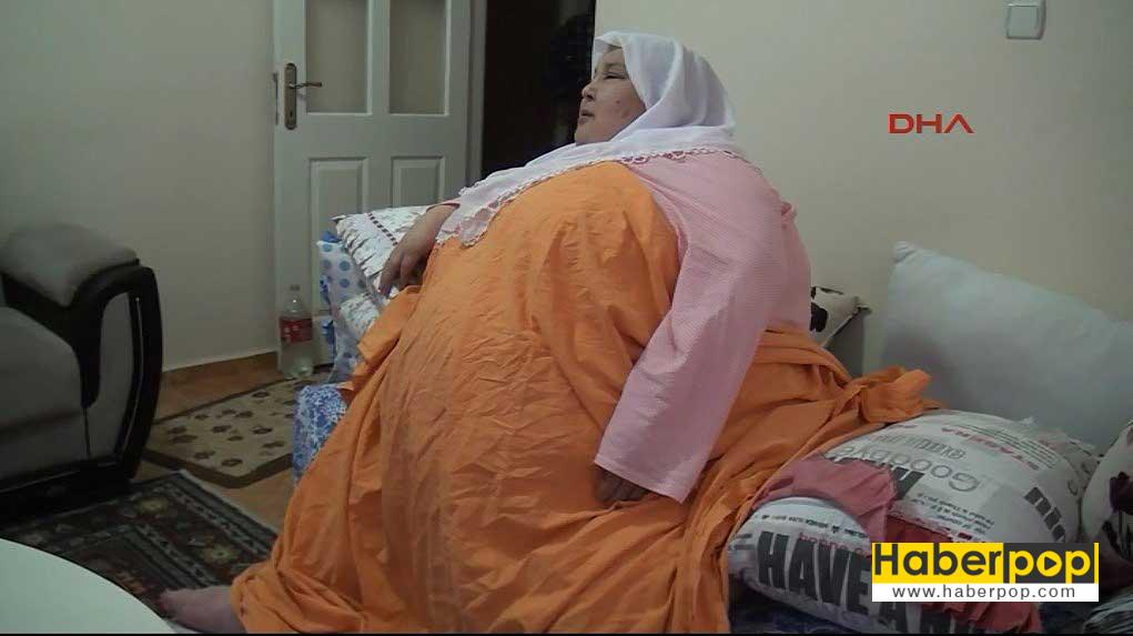 300-kilo-agirligindaki-kadin-kendine-uygun-yatak-ariyor-videosu